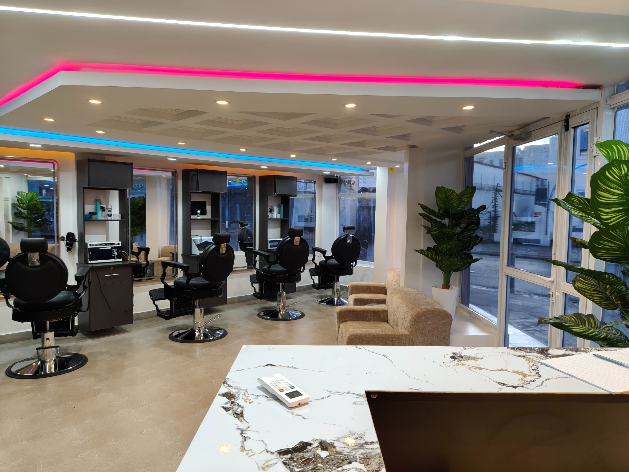 Maimo Mancave interior